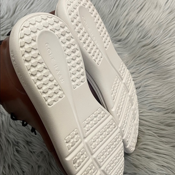 Cole Haan British tan/ivory grand 
Ultra chukka boots - Picture 4 of 6